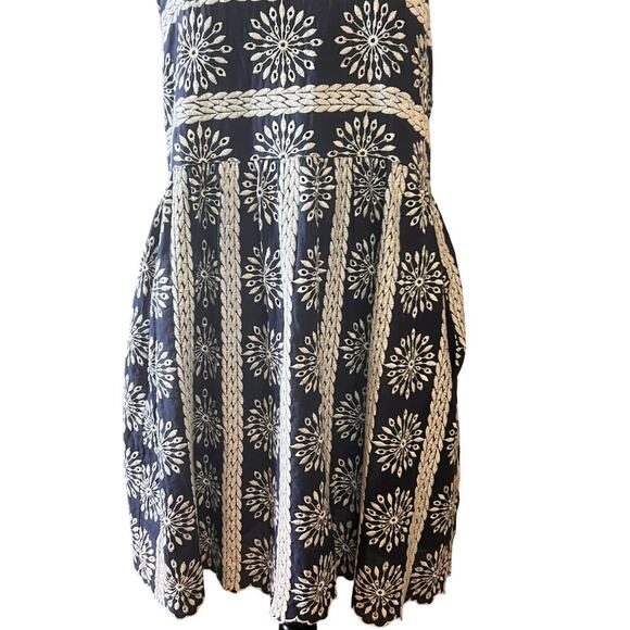 NWOT Entro Mini‎ Embroidered Blue White Mini Dress Women's Size Medium - Picture 3 of 8